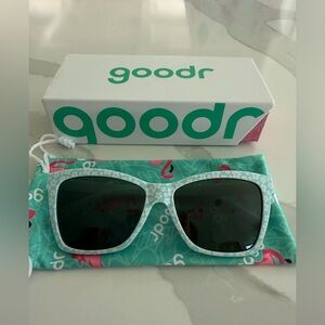 🆕 goodr PETAL PUSHERS Sunglasses 🩵 - Polarized Lenses